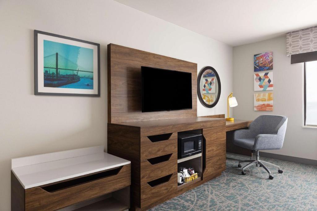 Hotel Hampton & Savannah-airport 2*