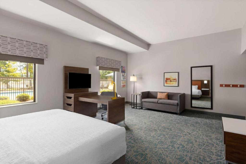 Hampton & Savannah-airport Hotel 2*