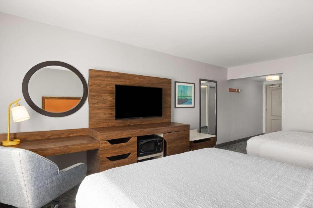 Hampton & Savannah-airport Hotel