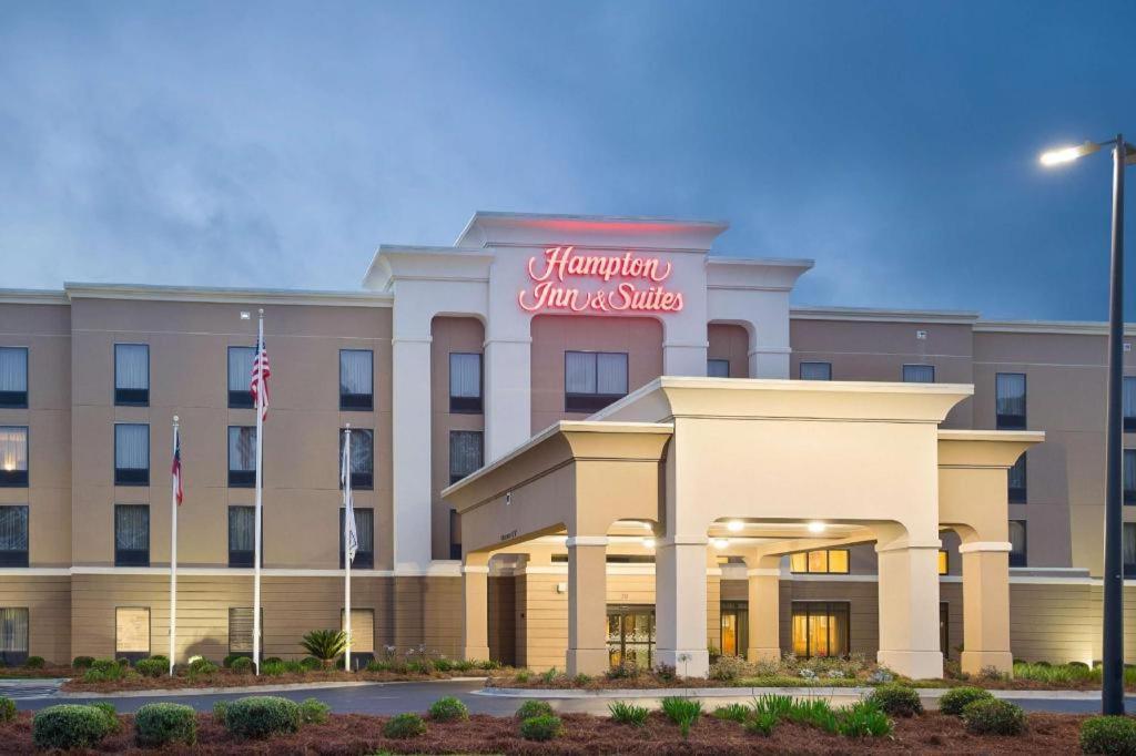 Hampton & Savannah-airport
