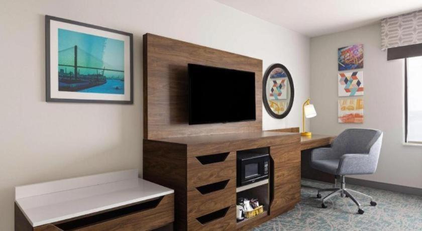Hampton & Savannah-airport Hotel